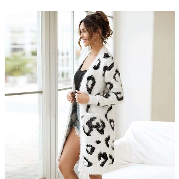 FUZZY LEOPARD SWEATER - Picture 3 of 5